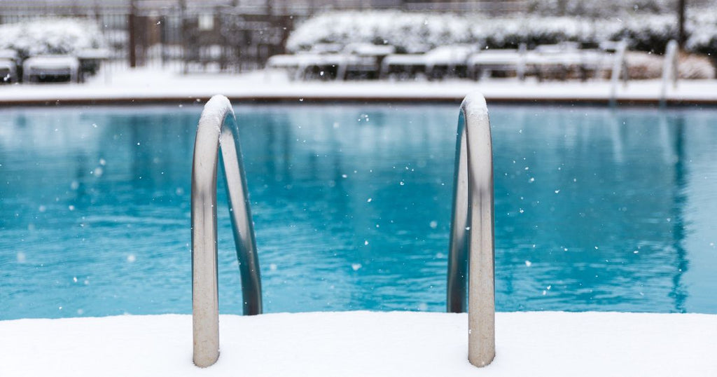 Pool einwintern: So können Sie Ihren Pool winterfest machen